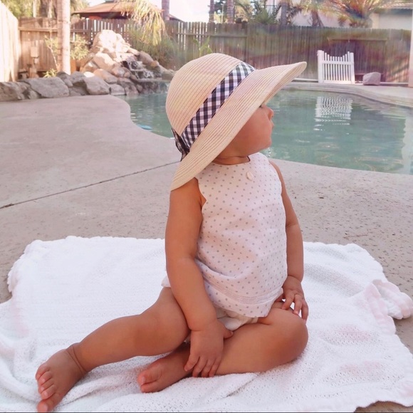 Pili Carrera Baby Girl Linen Blouse and Bloomers Set - Picture 15 of 15